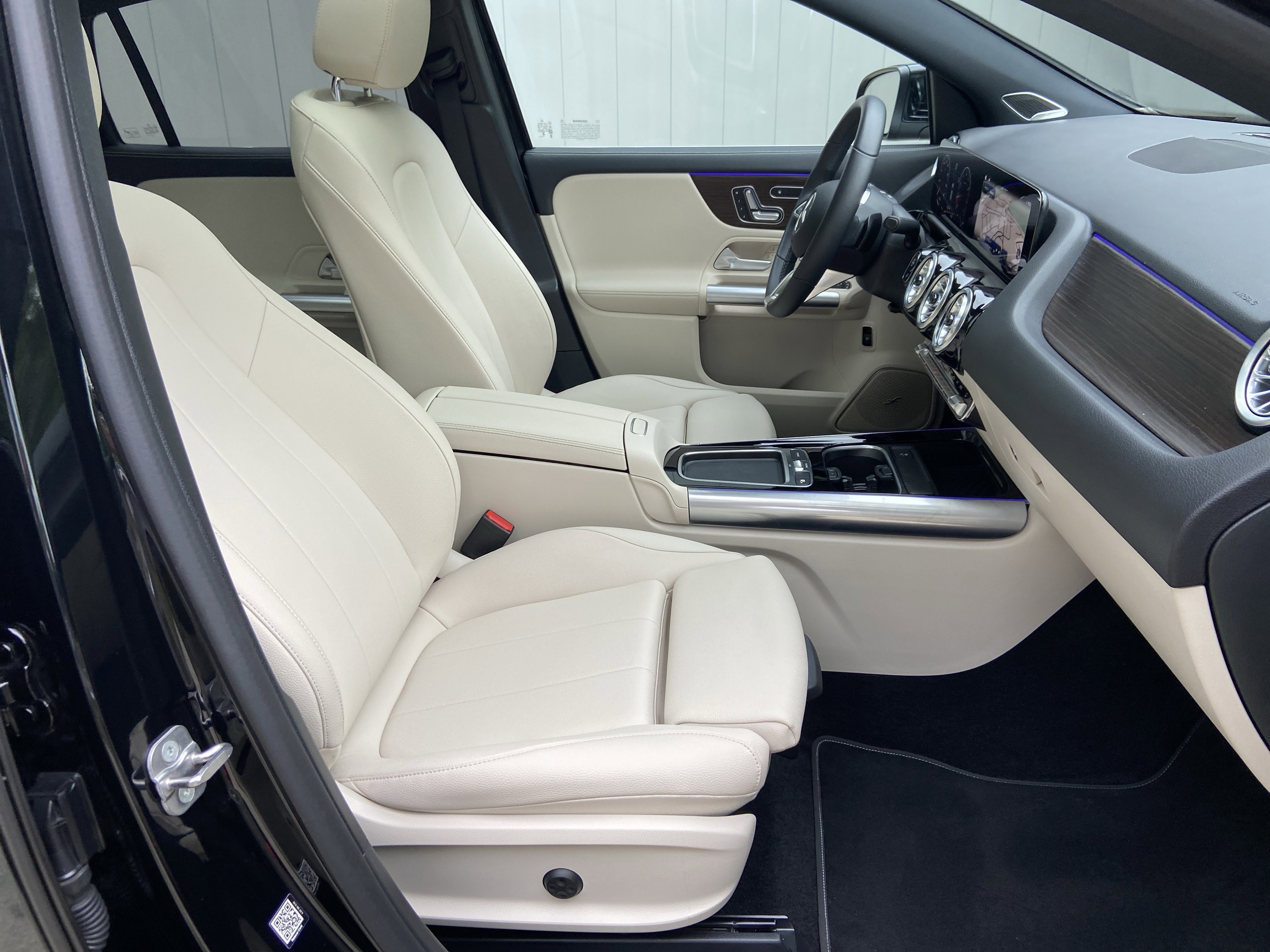 Certified 2025 Mercedes-Benz GLA 250 4MATIC image 50