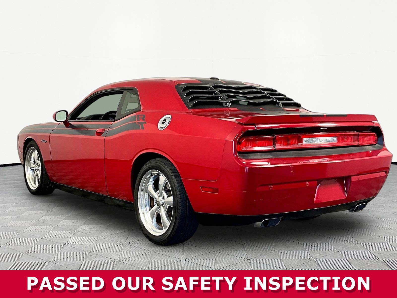 Used 2013 Dodge Challenger R/T RWD image 4