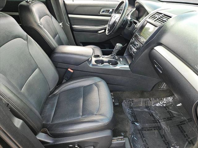 Used 2017 Ford Explorer XLT w/ Equipment Group 202A FWD image 21
