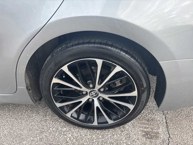 Used 2020 Toyota Camry SE image 5