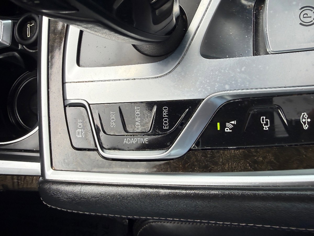Used 2016 BMW 740i RWD image 39