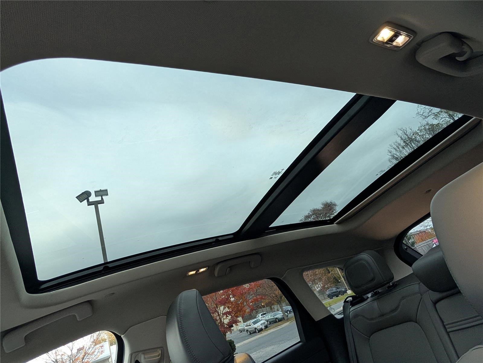 Used 2023 Lincoln Corsair AWD w/ Equipment Group 101A image 17