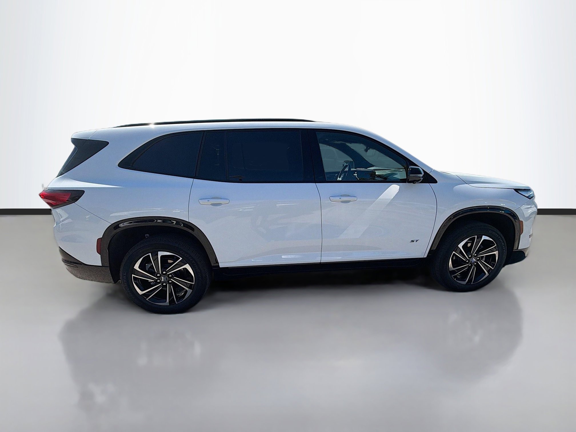 Used 2025 Buick Enclave Sport Touring image 2