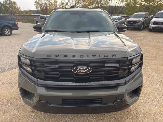 New 2025 Ford Expedition Platinum image 9