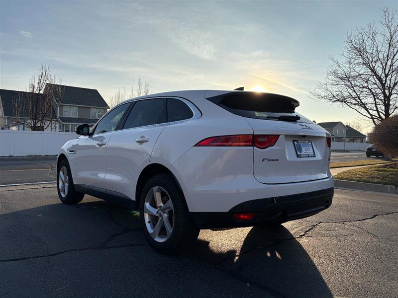 Used 2020 Jaguar F-PACE 25T image 3