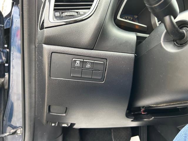 Used 2015 MAZDA MAZDA3 i Sport image 23