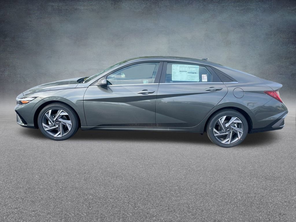 New 2025 Hyundai Elantra Limited image 28