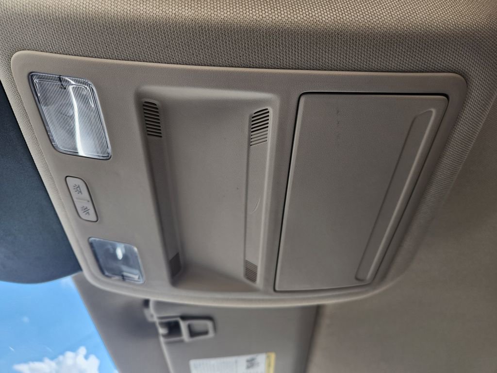 Used 2020 Ford Escape SE Sport image 31