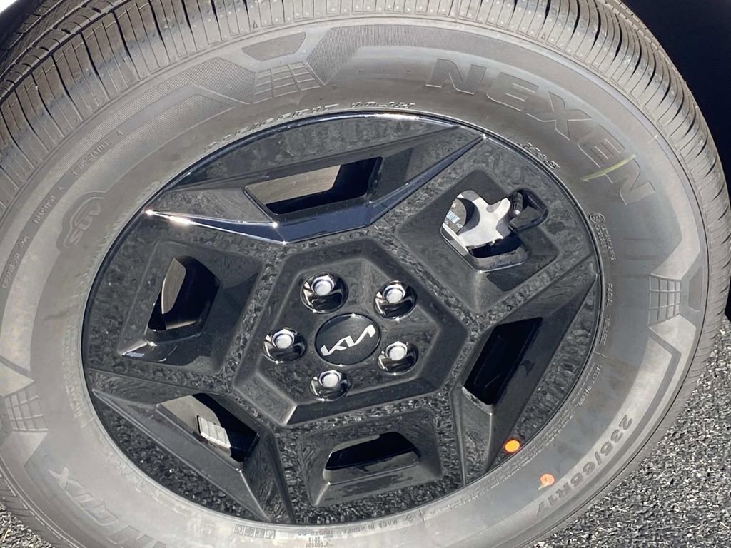 New 2026 Kia Carnival LX image 6