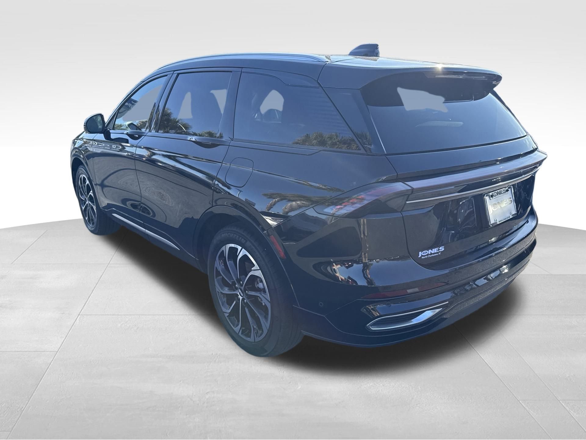 Used 2024 Lincoln Nautilus Reserve image 5