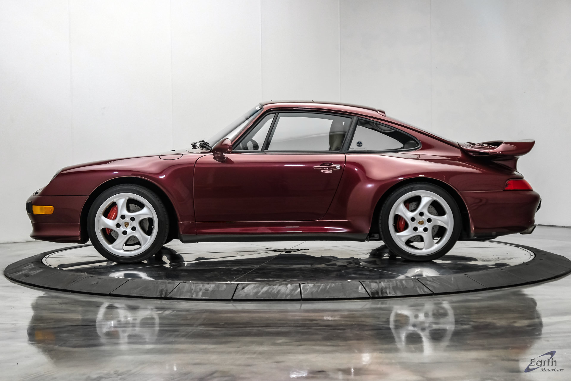Used 1997 Porsche 911 Carrera 4S AWD/4WD image 8