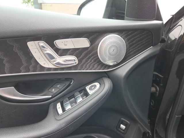 Used 2017 Mercedes-Benz GLC 300 4MATIC image 6