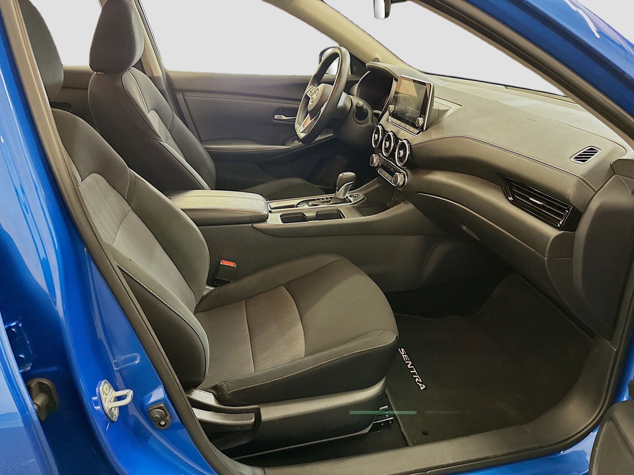 Used 2025 Nissan Sentra SV image 31