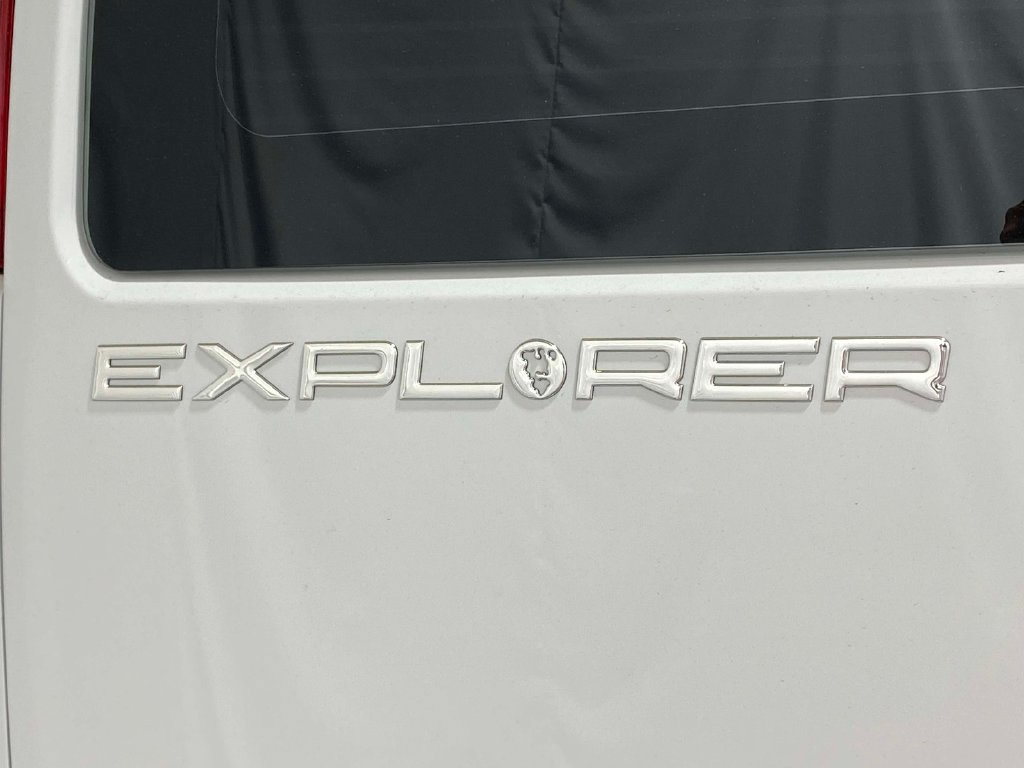 Used 2024 GMC Savana 2500 w/ Driver Convenience Package RWD image 10