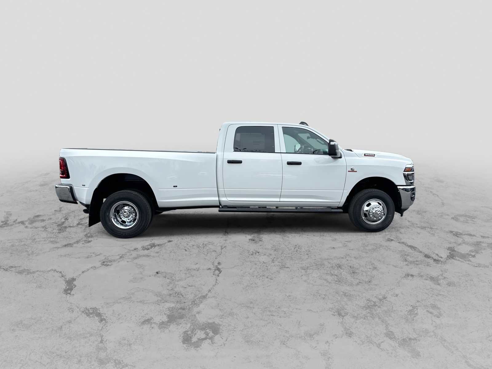 New 2026 RAM 3500 Tradesman AWD/4WD image 9