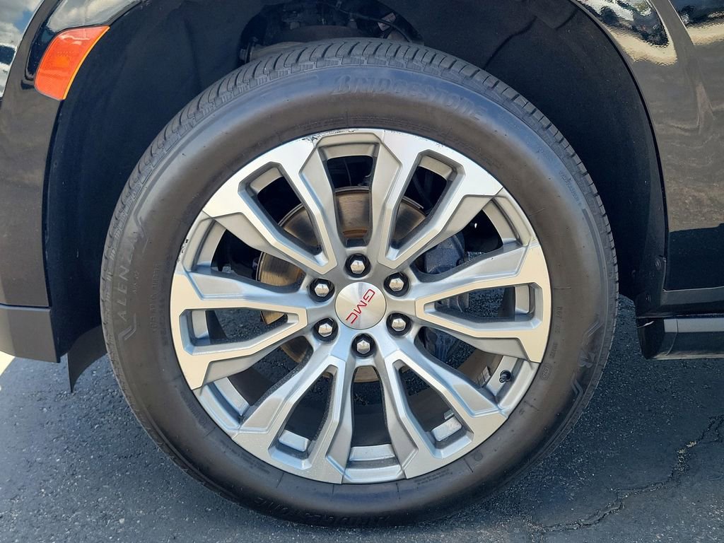 Used 2021 GMC Yukon XL Denali w/ Denali Premium Package image 34