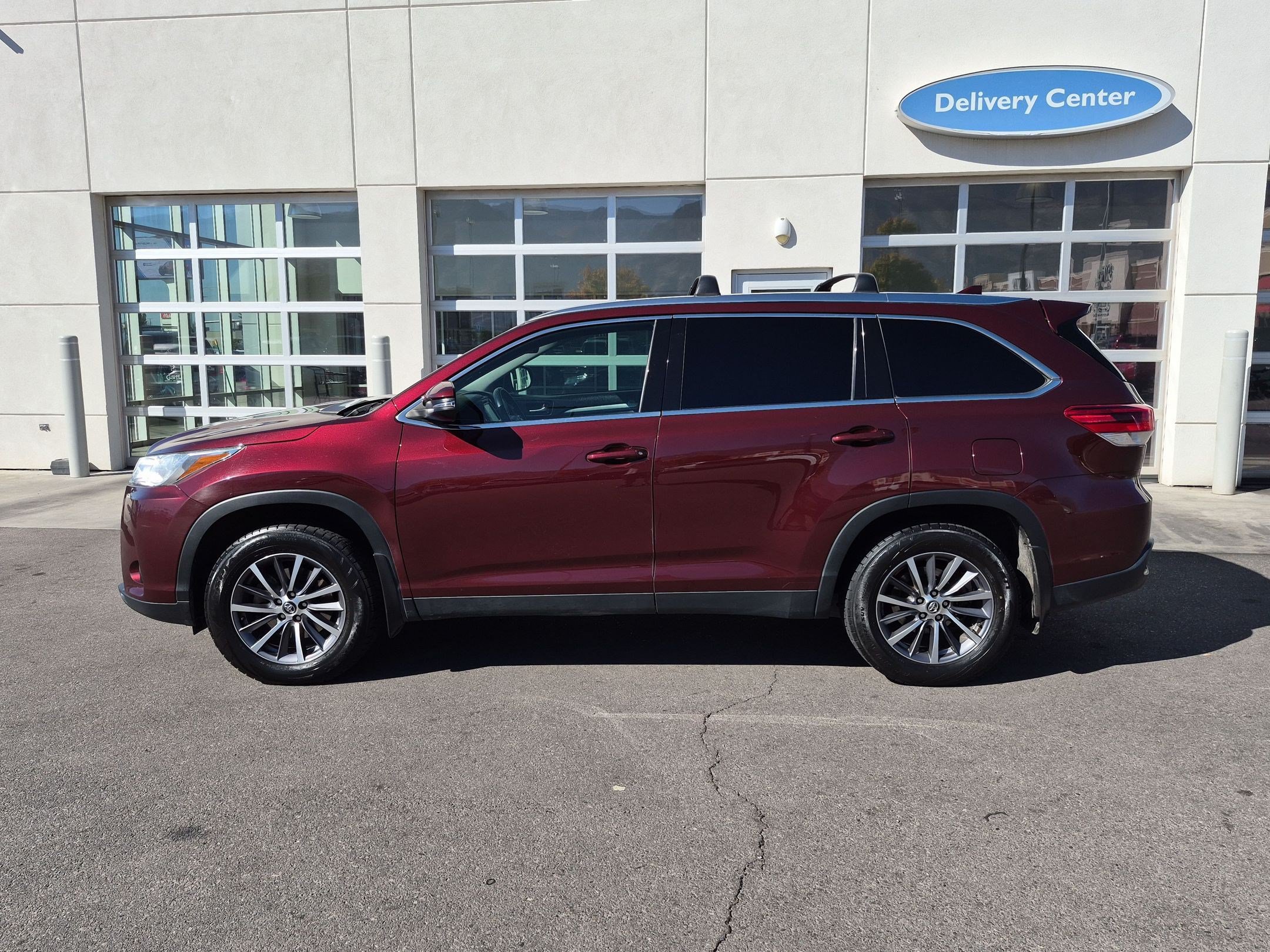 Used 2019 Toyota Highlander XLE AWD/4WD image 9