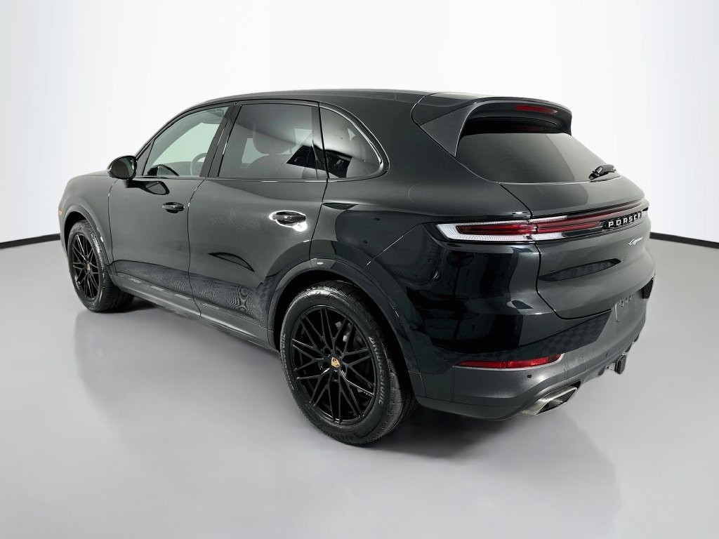 Certified 2025 Porsche Cayenne AWD/4WD image 3