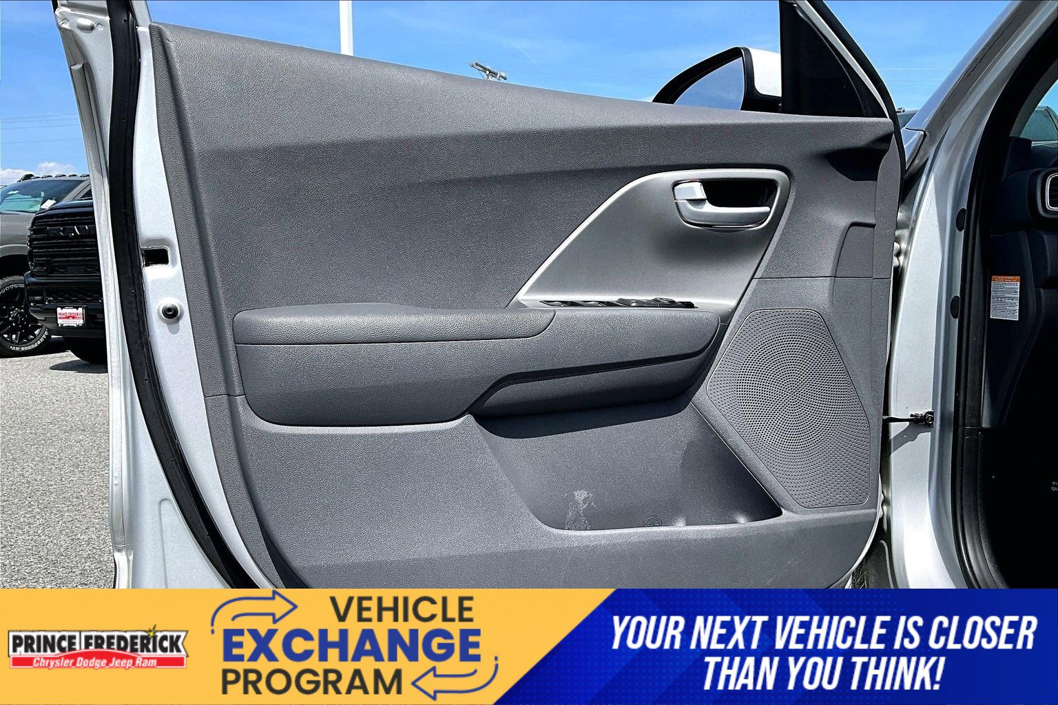 Used 2017 Kia Niro LX image 19