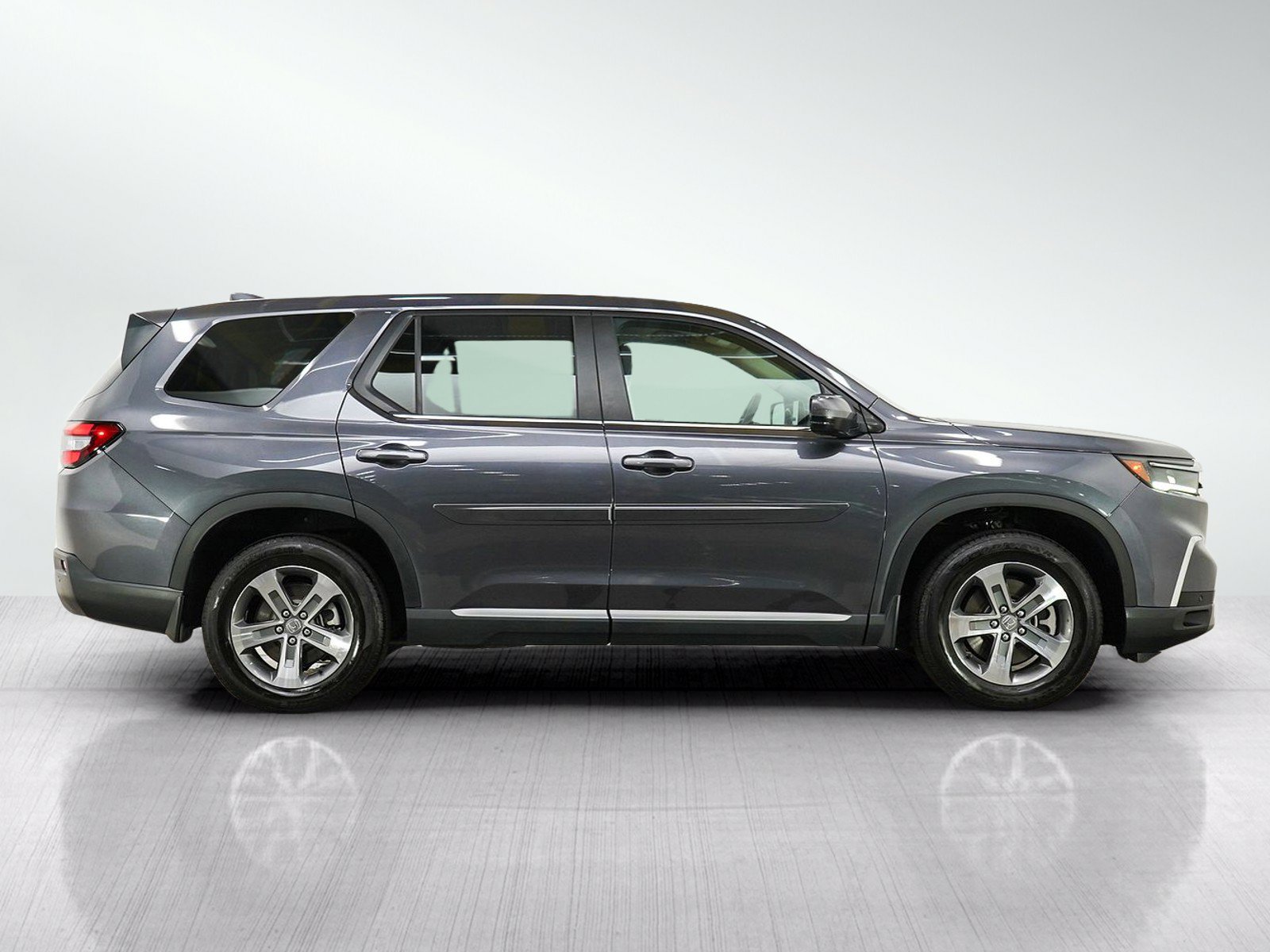 Used 2023 Honda Pilot EX-L image 6