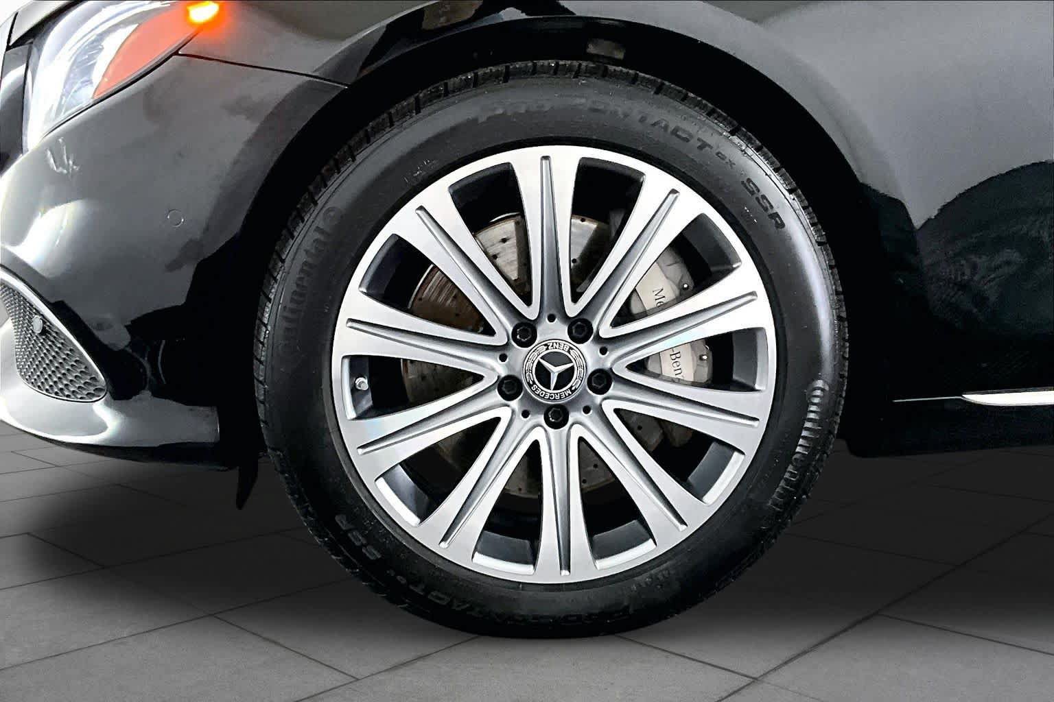 Used 2018 Mercedes-Benz E 400 4MATIC Sedan image 11