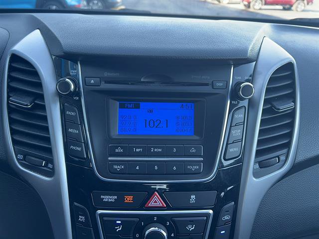 Used 2017 Hyundai Elantra GT FWD image 16