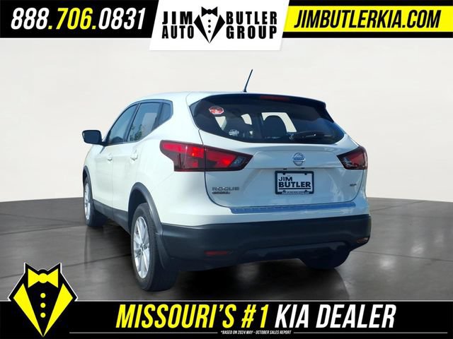Used 2017 Nissan Rogue Sport S w/ S Appearance Package AWD/4WD image 5