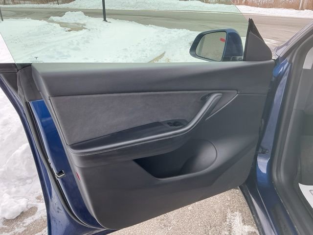 Used 2021 Tesla Model Y Long Range image 13