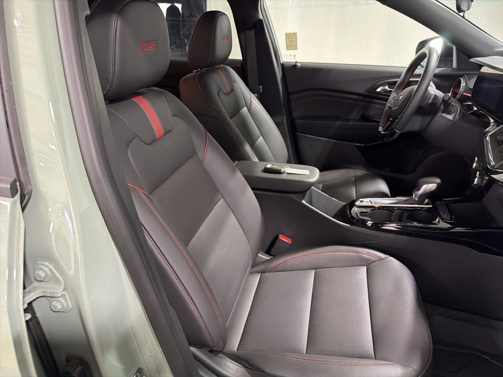 Certified 2024 Chevrolet Trax RS w/ Driver Confidence Package image 21