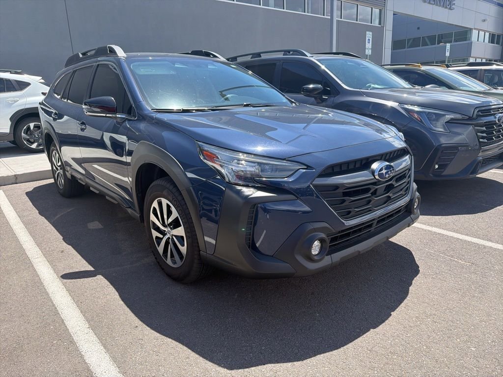 Used 2025 Subaru Outback Premium AWD/4WD image 2
