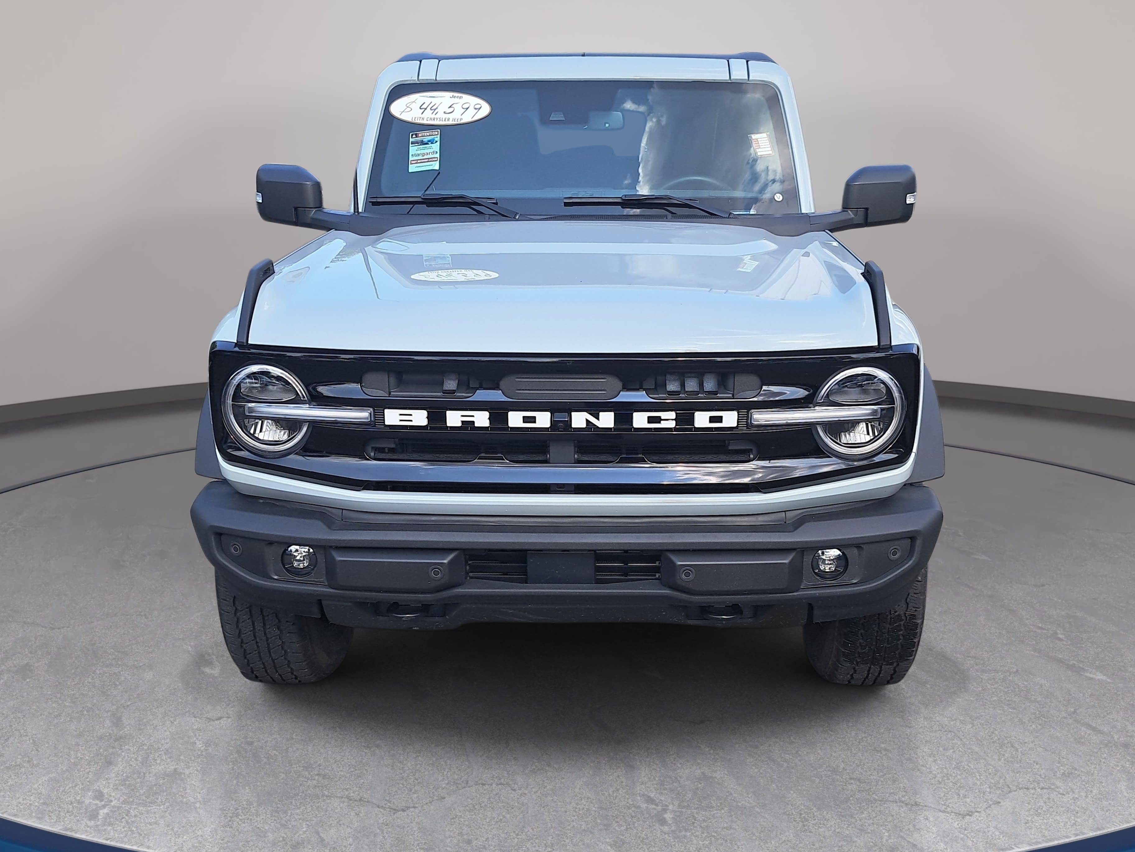 Used 2024 Ford Bronco Outer Banks AWD/4WD image 2