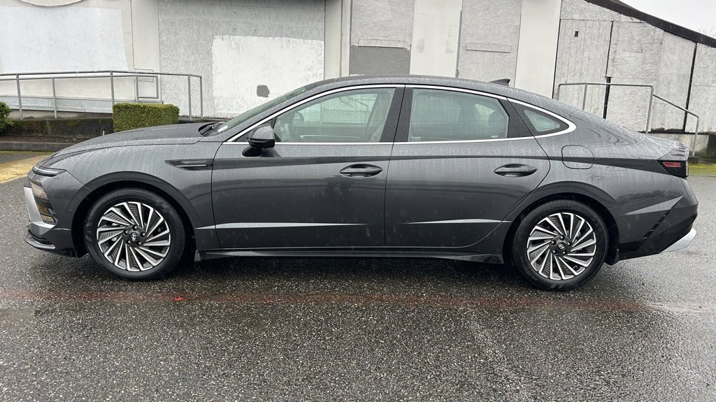 Used 2025 Hyundai Sonata Limited image 8