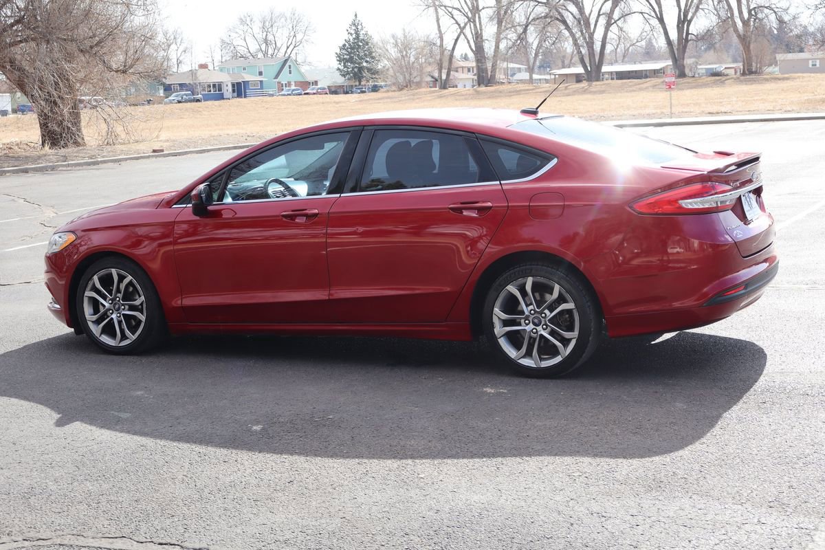Used 2017 Ford Fusion SE w/ Equipment Group 201A FWD image 8