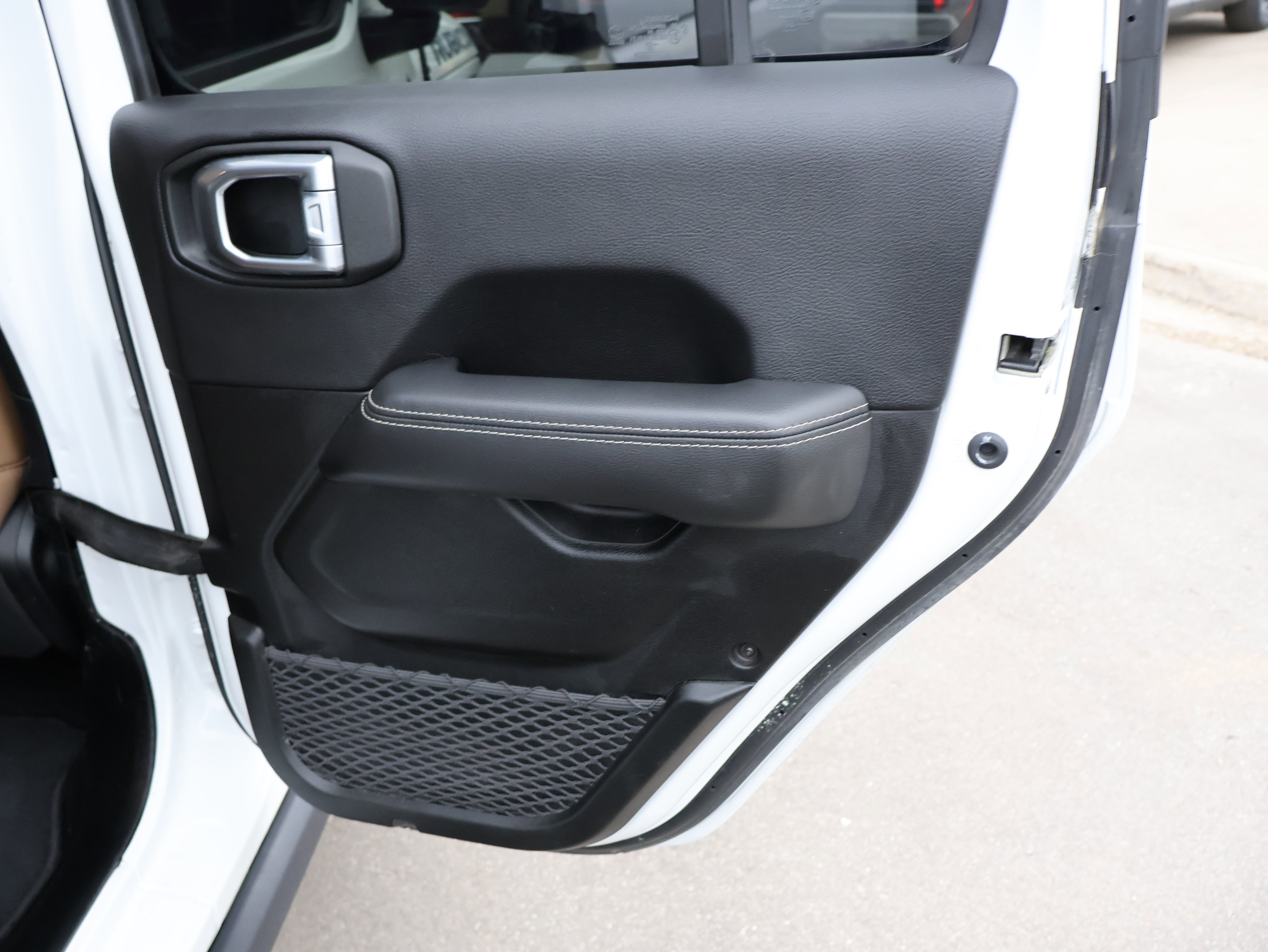 Used 2021 Jeep Wrangler Unlimited Rubicon 4xe w/ Steel Bumper Group image 14