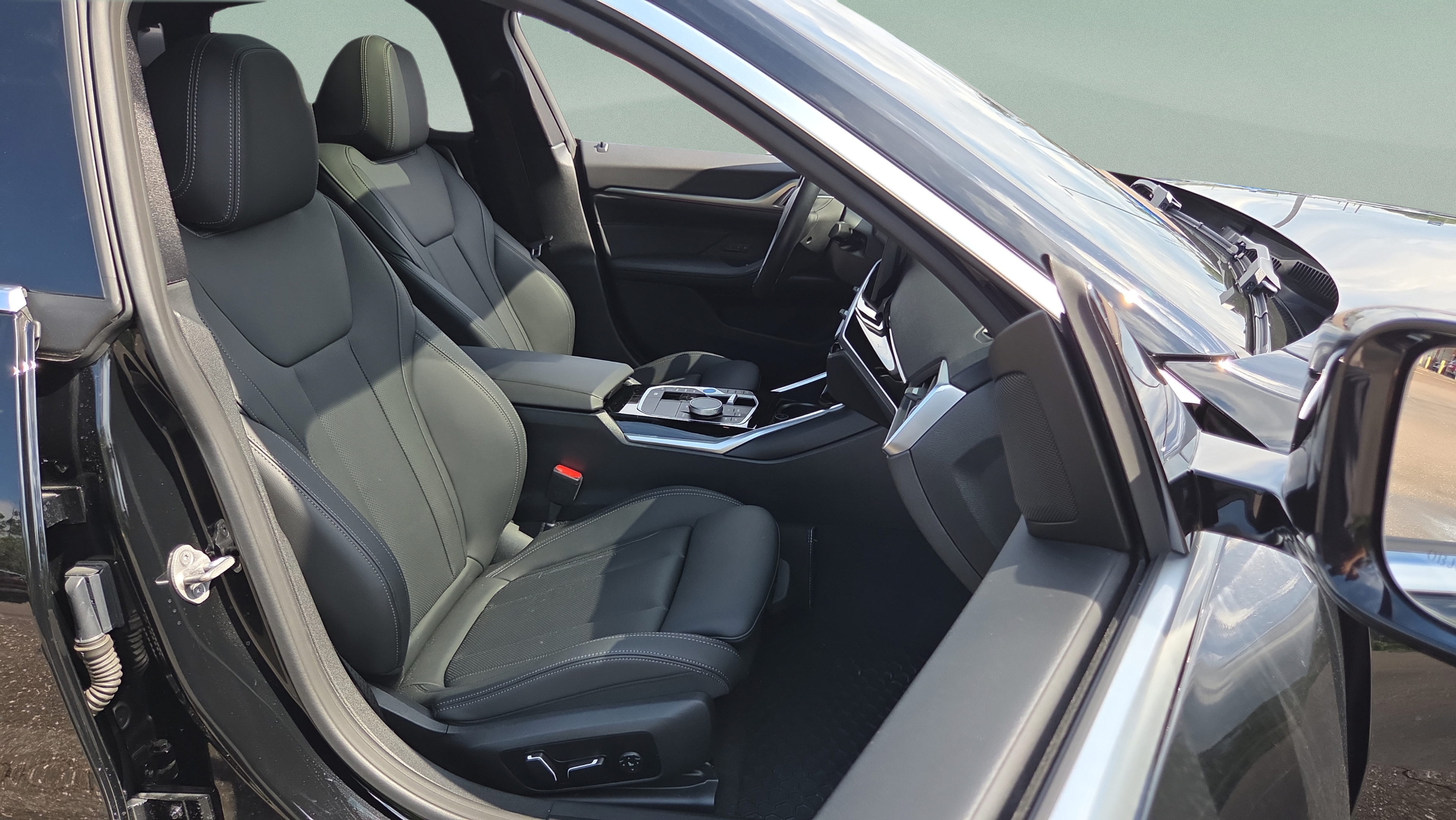 Used 2024 BMW i4 eDrive35 w/ Convenience Package RWD image 18