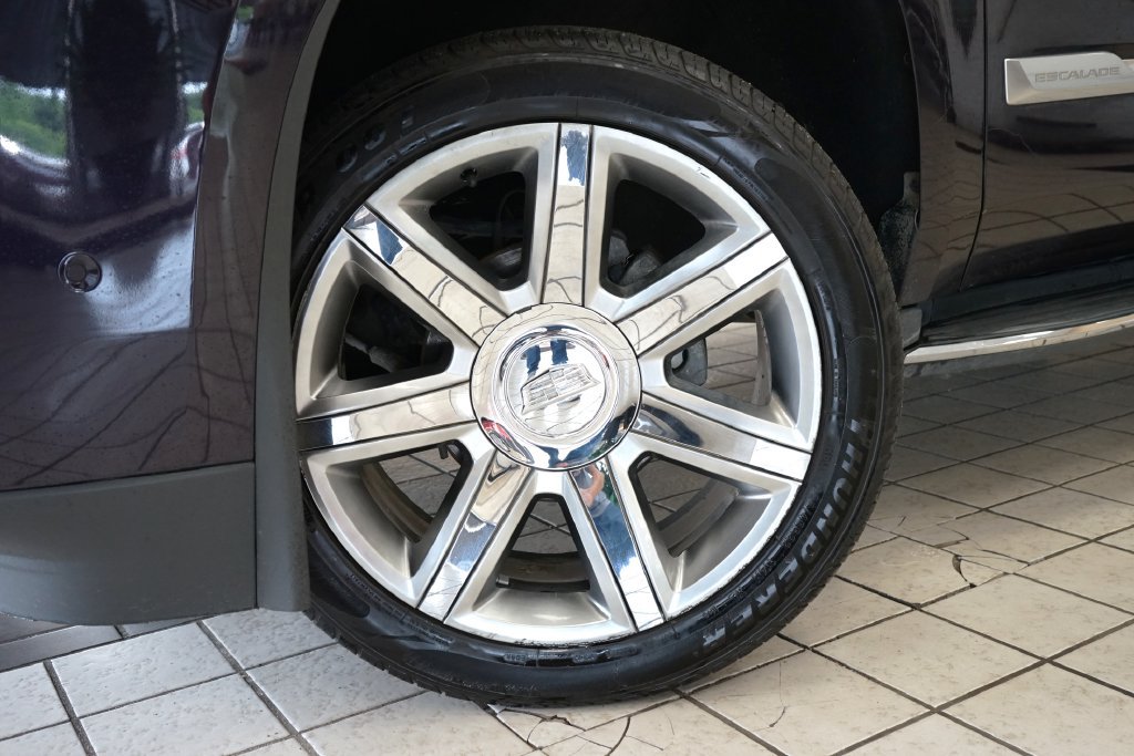 Used 2018 Cadillac Escalade Luxury AWD/4WD image 61