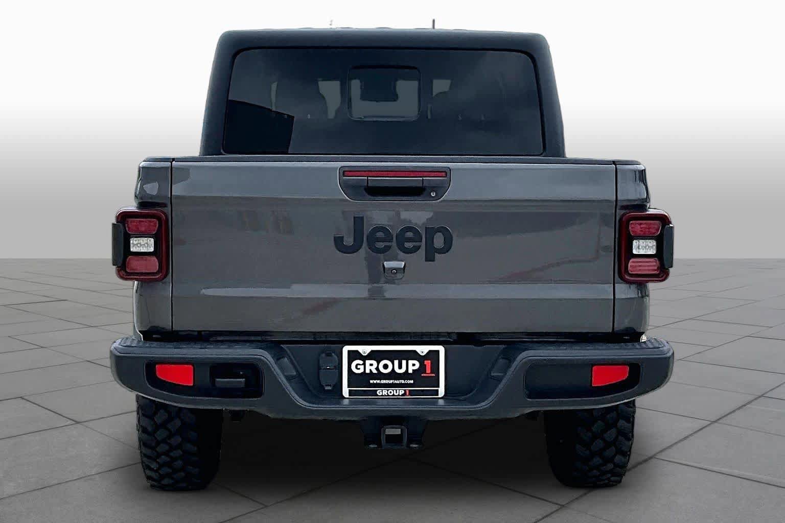 Used 2024 Jeep Gladiator Sport AWD/4WD image 5