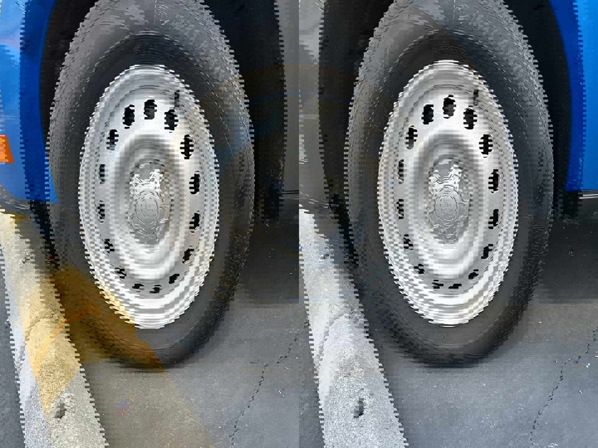 Used 2022 Ford Maverick XL image 18