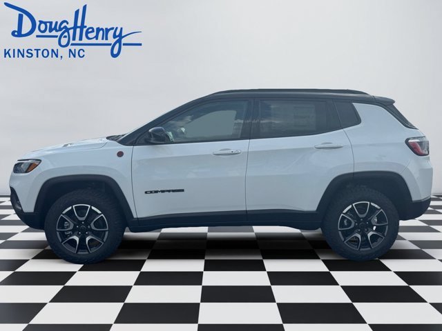New 2026 Jeep Compass Trailhawk w/ Sun, Sound & Navigation Group AWD/4WD image 2