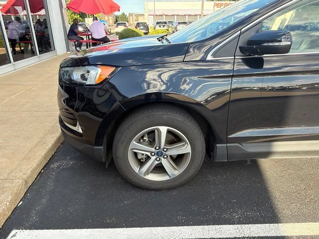 Used 2019 Ford Edge SEL w/ Equipment Group 201A FWD image 11
