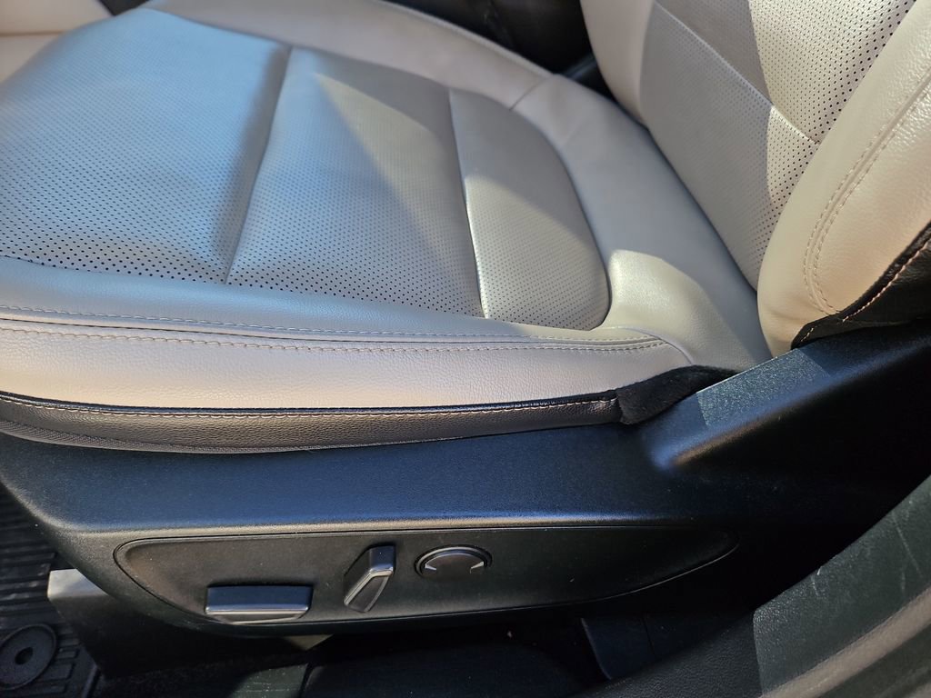 Used 2022 Ford Escape SEL image 20