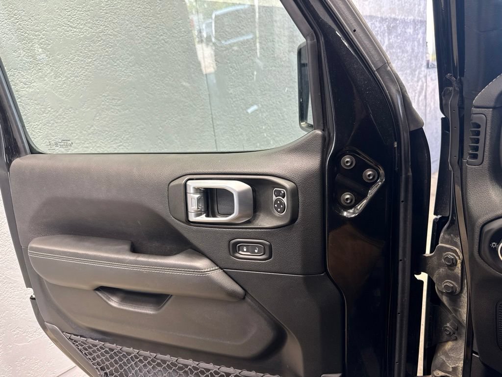 Used 2020 Jeep Wrangler Unlimited Sahara w/ Uconnect 4C Nav & Sound Group AWD/4WD image 24