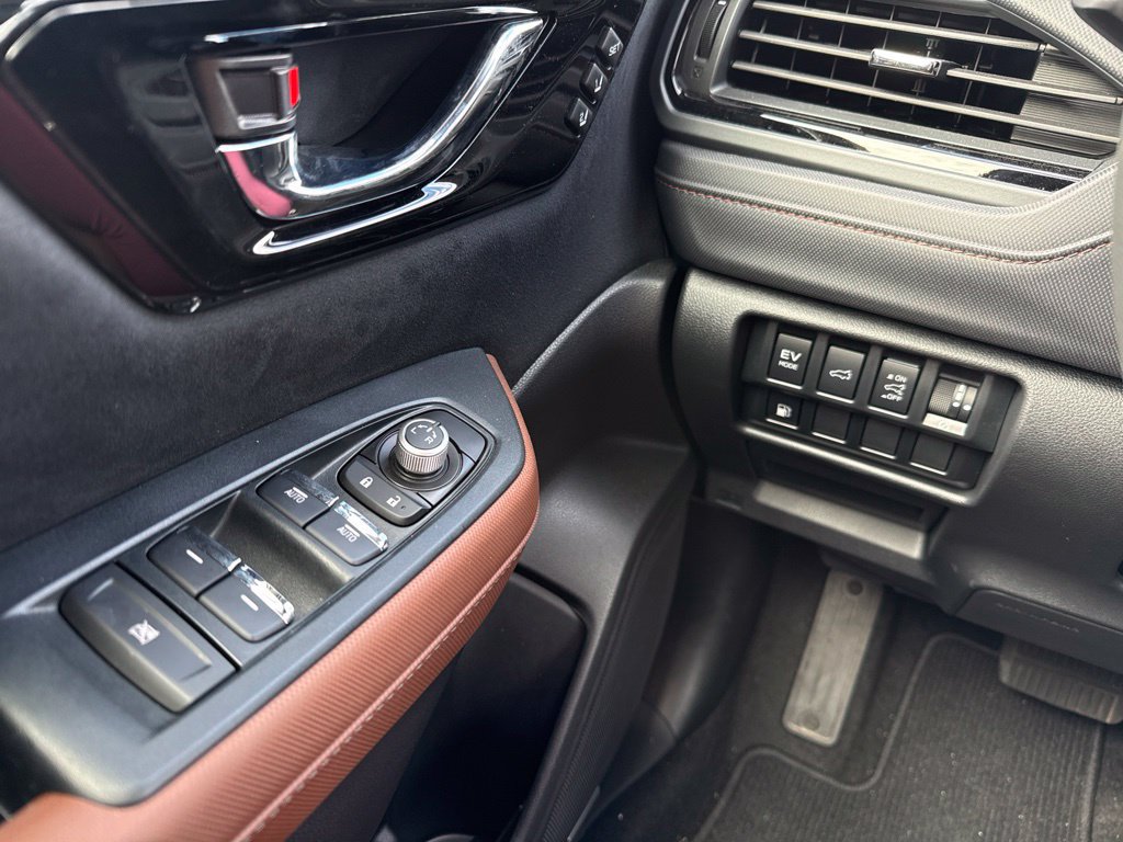Used 2025 Subaru Forester Touring AWD/4WD image 8