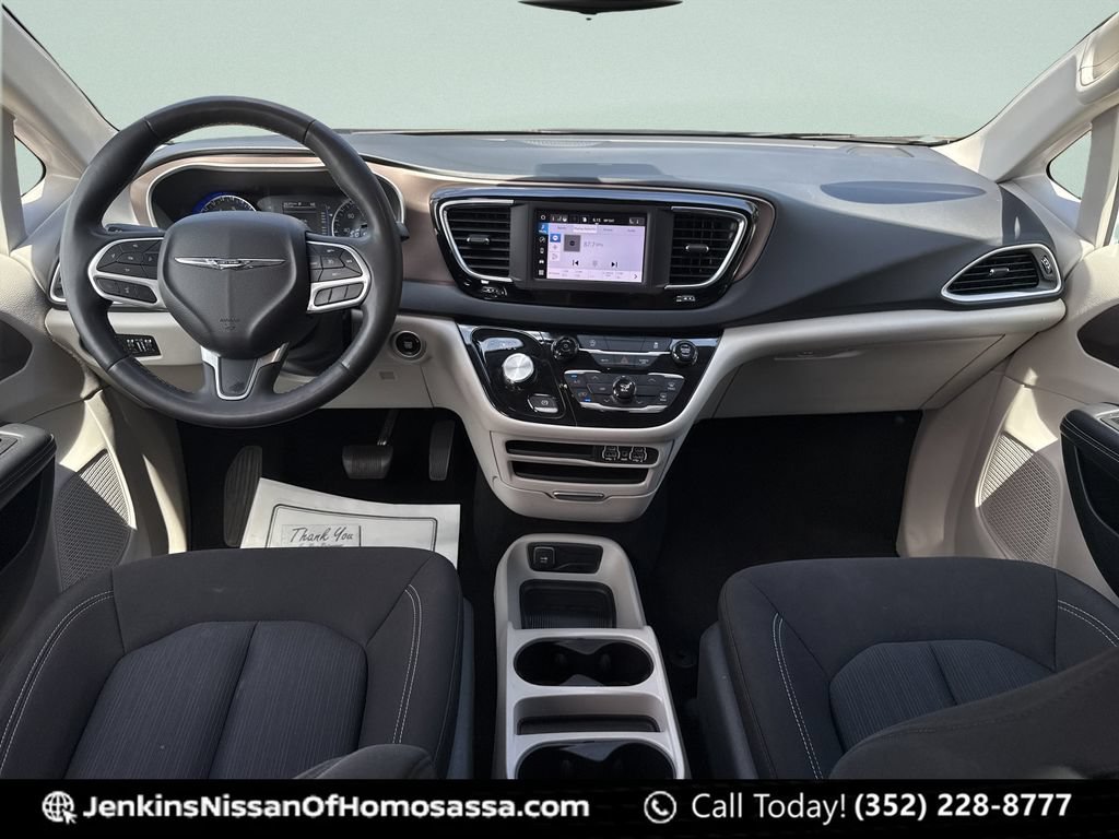 Used 2023 Chrysler Voyager LX FWD image 23