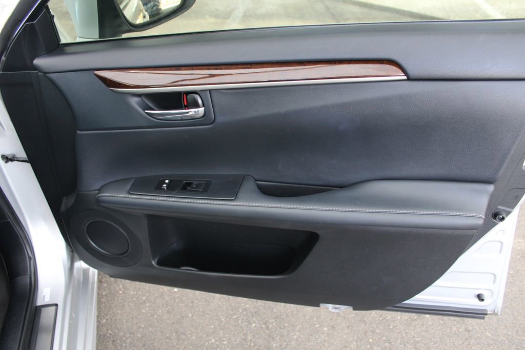 Used 2014 Lexus ES 350 w/ Luxury Package image 47