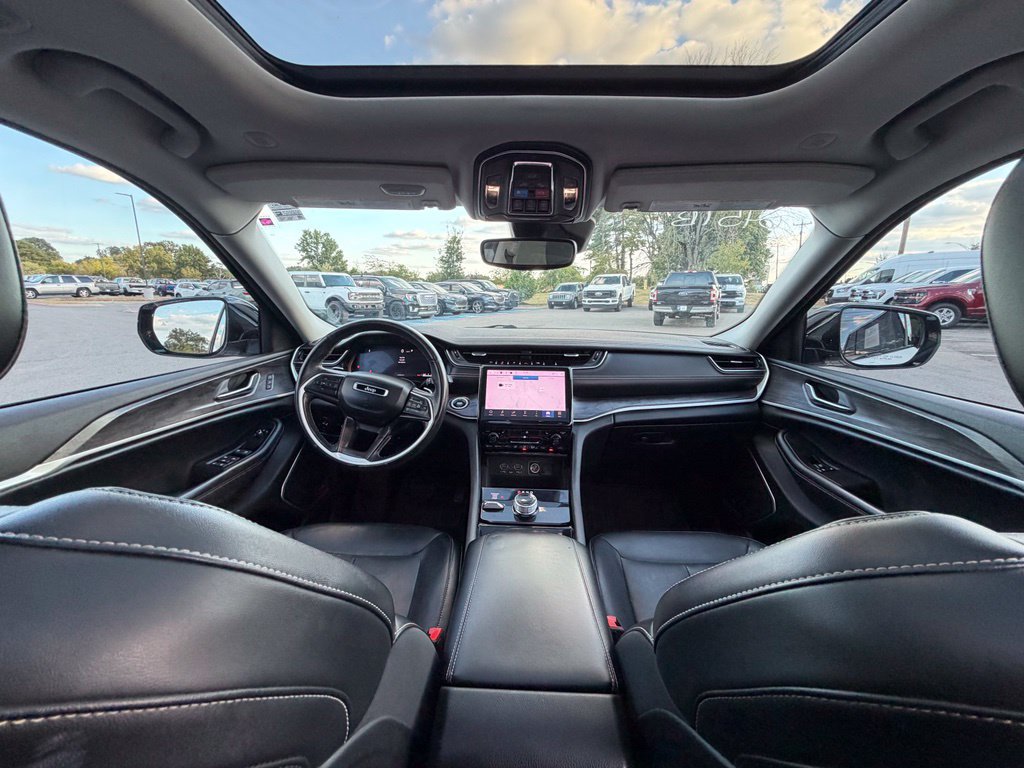 Used 2022 Jeep Grand Cherokee Limited AWD/4WD image 13