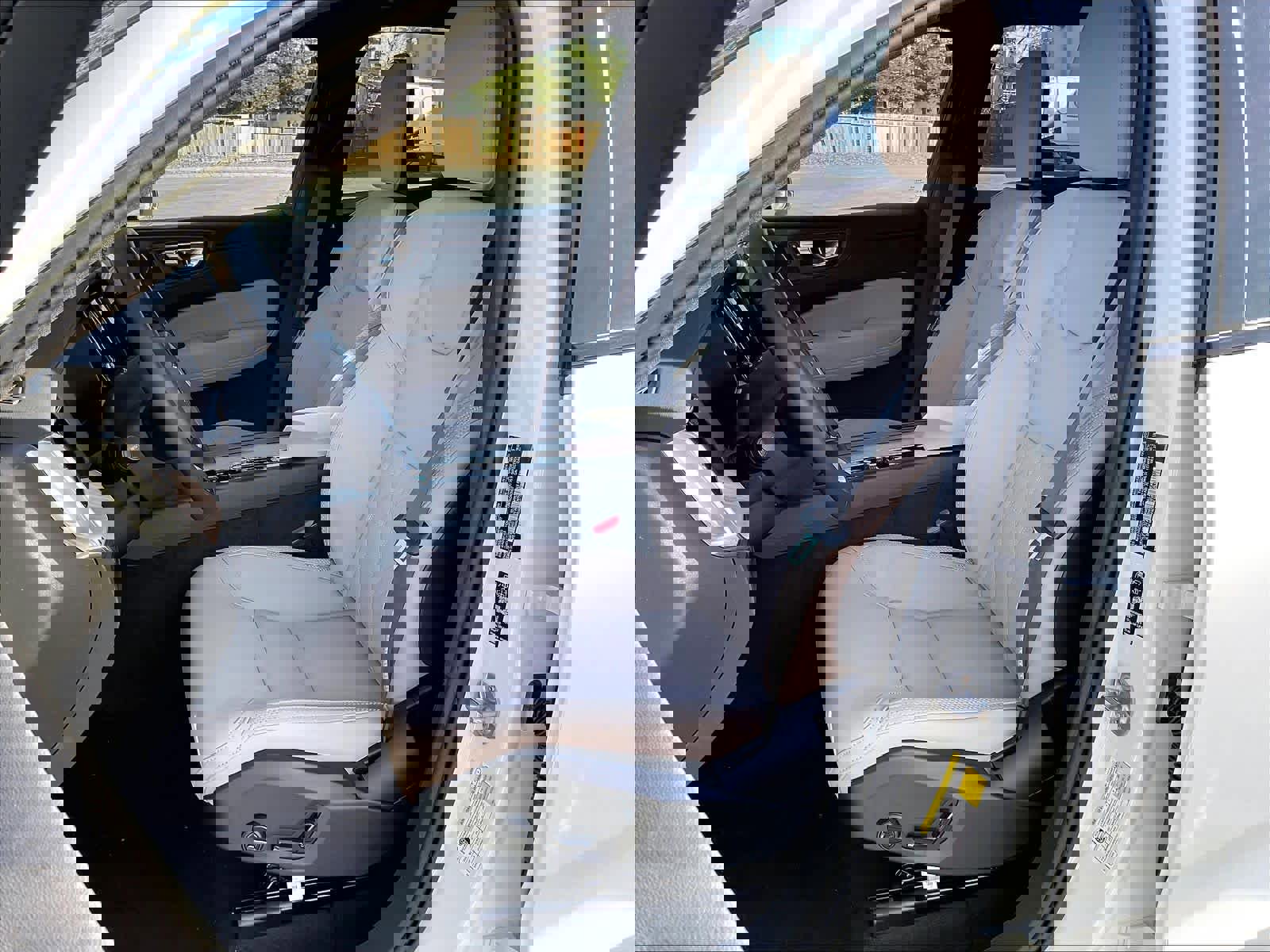 New 2026 Volvo XC60 T8 Plus w/ Protection Package Premier image 11