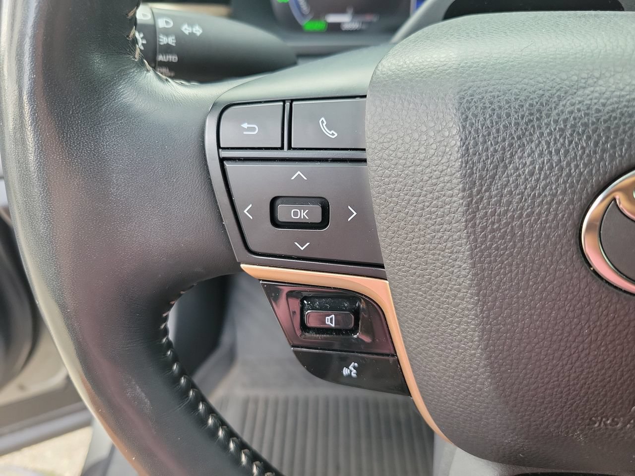 Used 2024 Toyota Crown w/ Advanced Technology Package AWD/4WD image 20