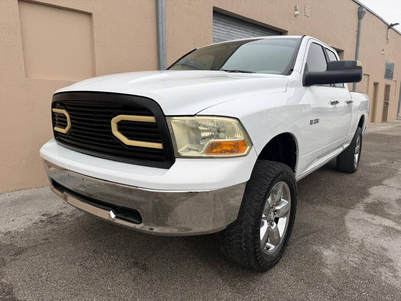 Used 2010 Dodge Ram 1500 Truck SLT image 9