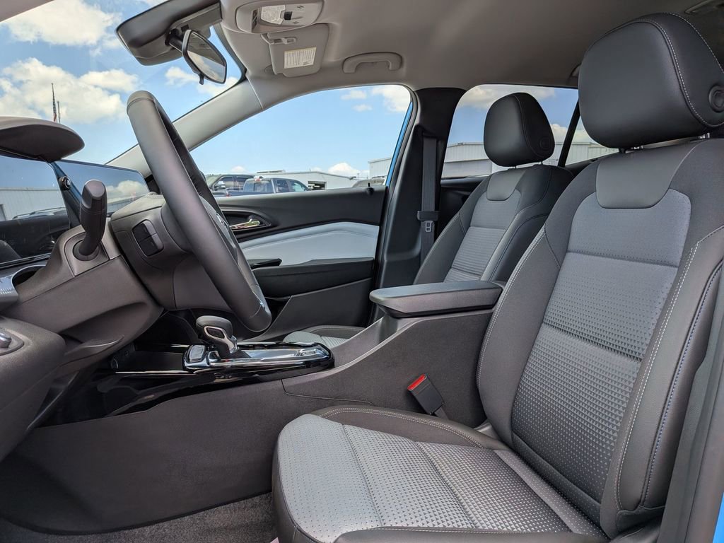 Used 2026 Chevrolet Trax LT w/ Driver Confidence Package FWD image 13